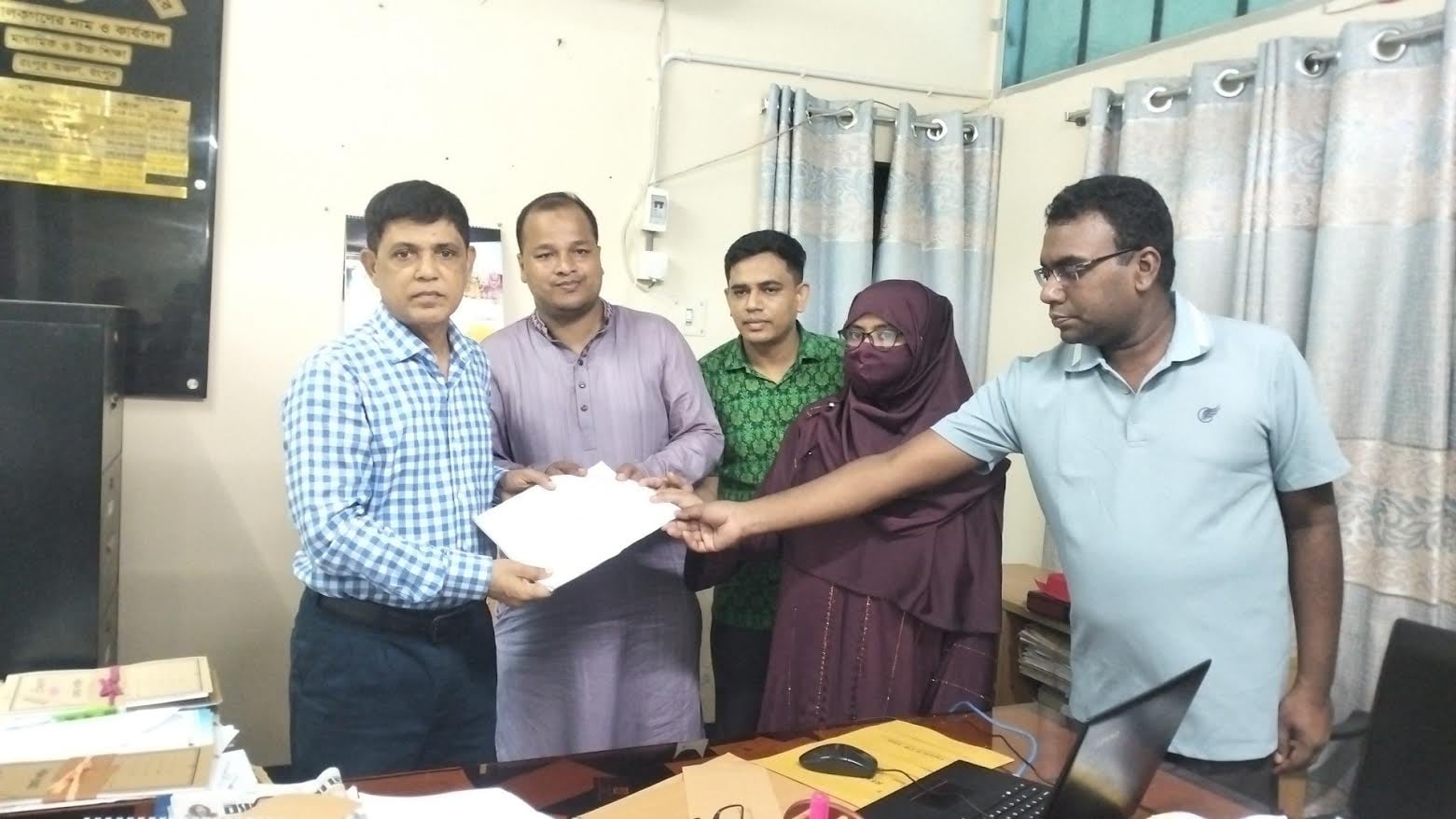 ২০২০ সালের নিয়োগ বিজ্ঞপ্তি চূড়ান্ত ফলাফল দ্রুত প্রকাশ ও নিয়োগ প্রক্রিয়া সম্পন্নের দাবিতে রংপুরে মানববন্ধন ও স্মারকলিপি প্রদান