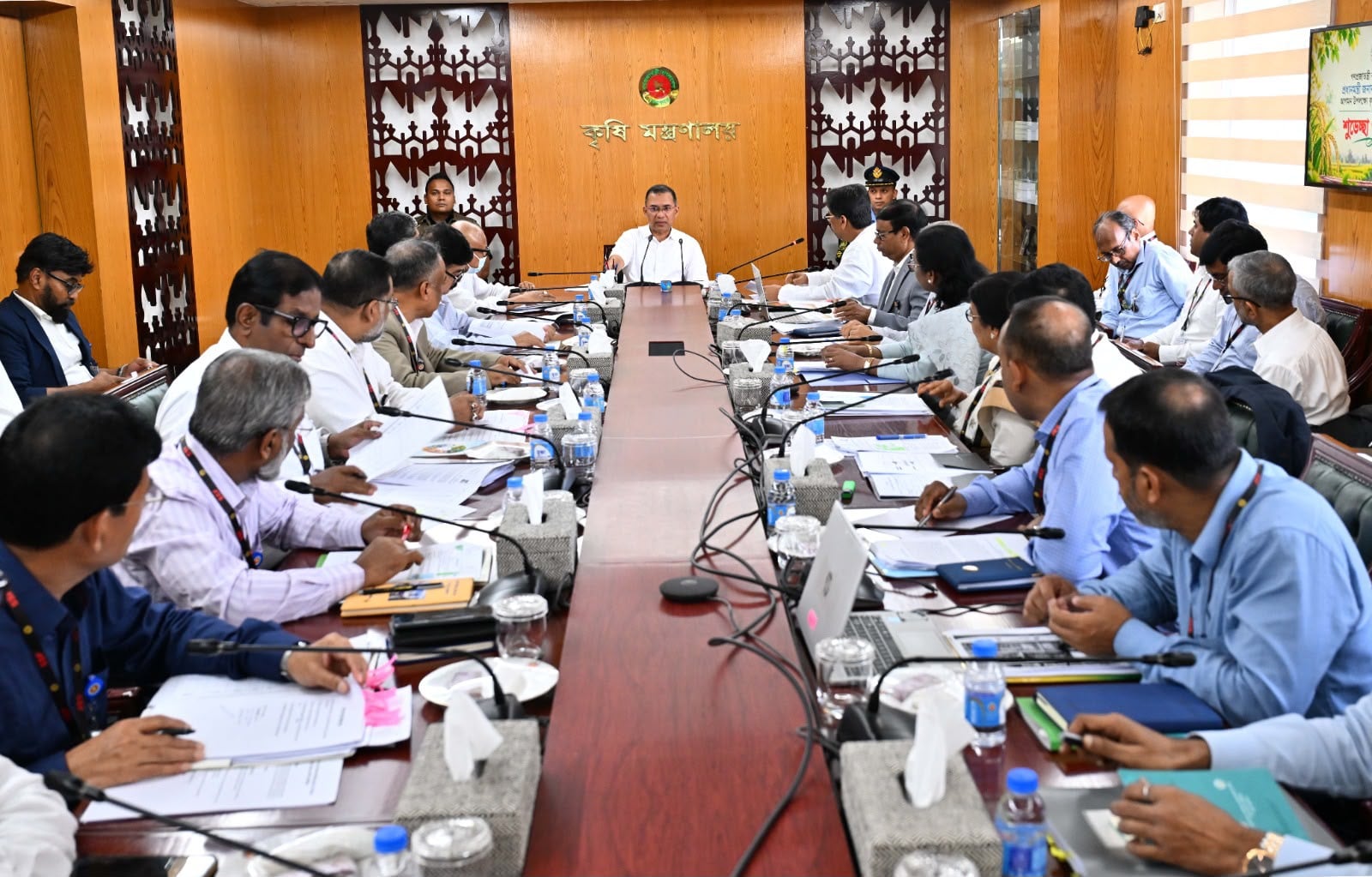 কৃষি উৎপাদন বাড়িয়ে আমদানিনির্ভরতা কমানোর নির্দেশ প্রধানমন্ত্রীর