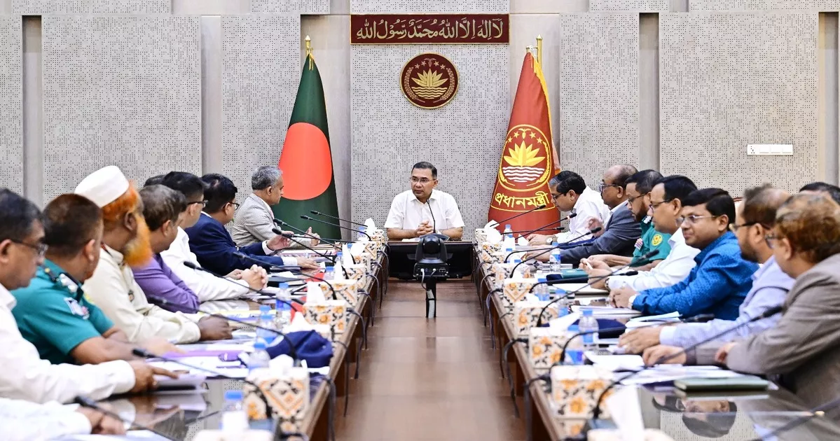 ঢাকার গণপরিবহন ব্যবস্থাপনা নিয়ে প্রধানমন্ত্রীর বৈঠক