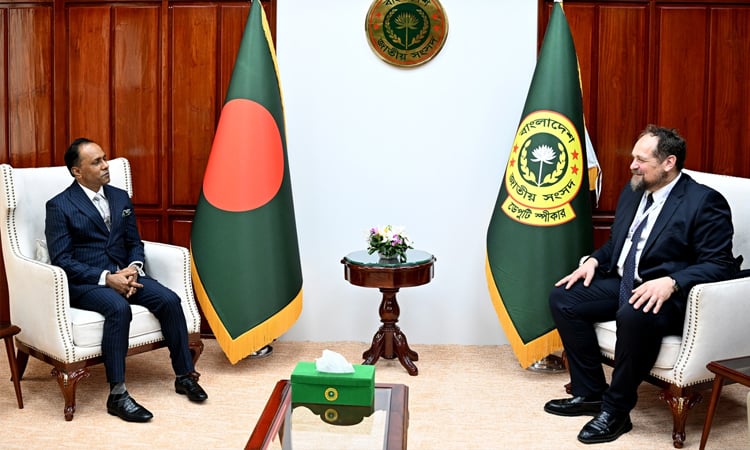 সরকার ও জনগণের মধ্যে নিবিড় সম্পর্ক স্থাপন করে সংসদ ও আইনসভা – ডেপুটি স্পিকার